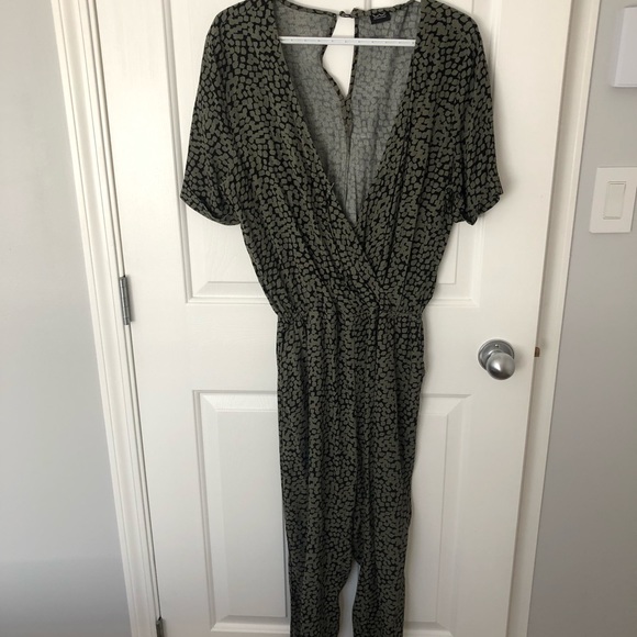 Cotton On onepiece/jumpsuit size M - Picture 1 of 2